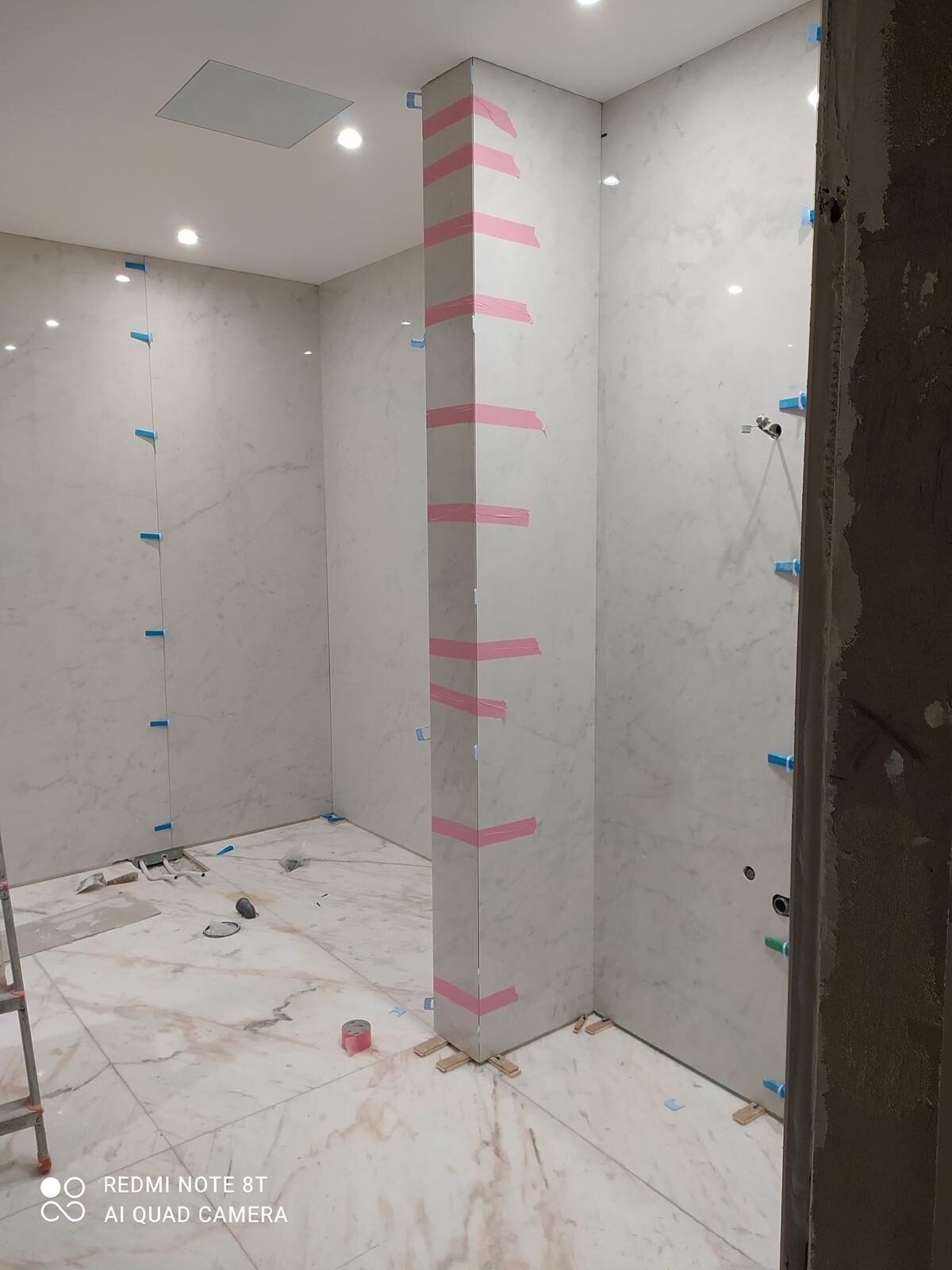 Salle de bains en cours de rénovation